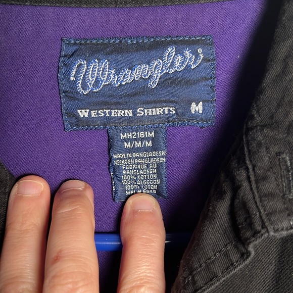 WRANGLER WESTERN MEN SHIRT M UNIQUE COLOR PATTERN PEARL SNAPS 2 CHEST POCKET - Picture 2 of 5